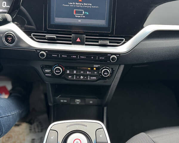 Синій Кіа Niro, об'ємом двигуна 0 л та пробігом 67 тис. км за 19000 $, фото 22 на Automoto.ua