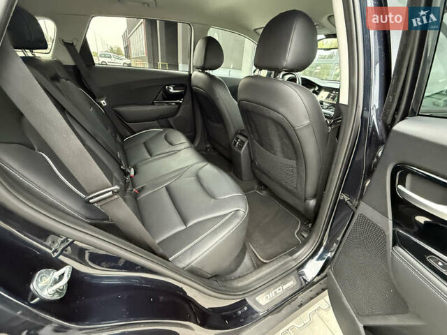 Синій Кіа Niro, об'ємом двигуна 0 л та пробігом 124 тис. км за 19950 $, фото 64 на Automoto.ua
