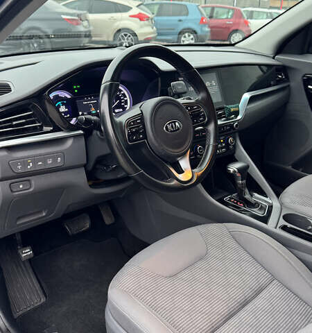 Синій Кіа Niro, об'ємом двигуна 1.58 л та пробігом 68 тис. км за 19500 $, фото 9 на Automoto.ua