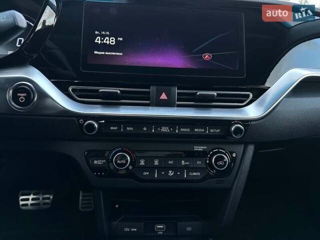 Синій Кіа Niro, об'ємом двигуна 0 л та пробігом 62 тис. км за 24600 $, фото 57 на Automoto.ua