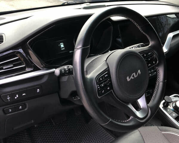 Синій Кіа Niro, об'ємом двигуна 0 л та пробігом 85 тис. км за 21850 $, фото 26 на Automoto.ua