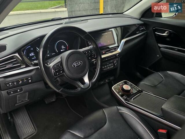 Синий Киа Niro, объемом двигателя 0 л и пробегом 139 тыс. км за 18950 $, фото 22 на Automoto.ua