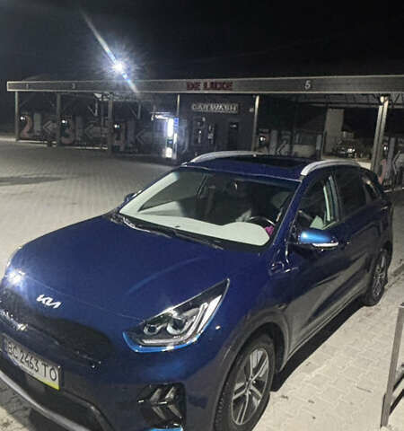 Синій Кіа Niro, об'ємом двигуна 1.58 л та пробігом 77 тис. км за 21000 $, фото 4 на Automoto.ua