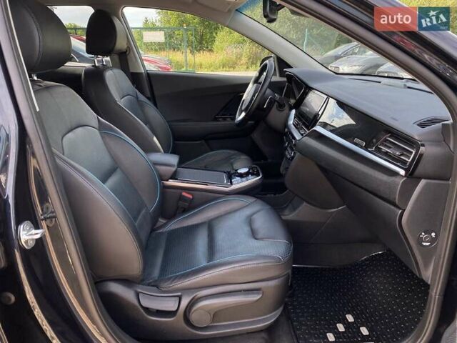 Синий Киа Niro, объемом двигателя 0 л и пробегом 70 тыс. км за 23200 $, фото 59 на Automoto.ua