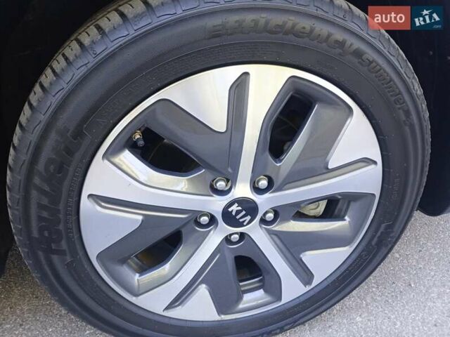 Синий Киа Niro, объемом двигателя 0 л и пробегом 101 тыс. км за 20950 $, фото 24 на Automoto.ua