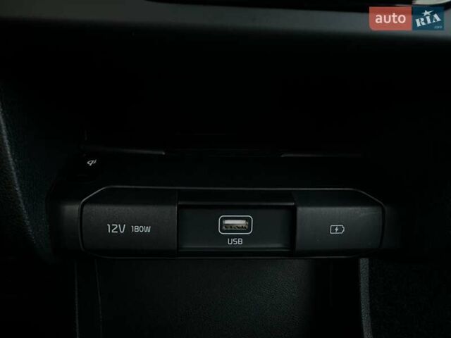 Синій Кіа Niro, об'ємом двигуна 0 л та пробігом 62 тис. км за 24600 $, фото 13 на Automoto.ua