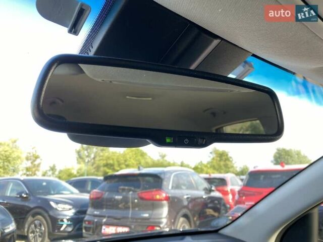 Синій Кіа Niro, об'ємом двигуна 0 л та пробігом 70 тис. км за 23200 $, фото 44 на Automoto.ua