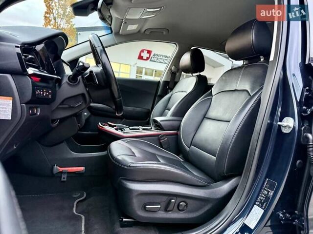 Синій Кіа Niro, об'ємом двигуна 0 л та пробігом 84 тис. км за 19450 $, фото 47 на Automoto.ua