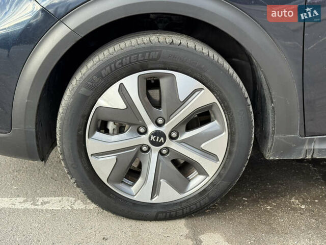 Синій Кіа Niro, об'ємом двигуна 0 л та пробігом 136 тис. км за 19350 $, фото 25 на Automoto.ua