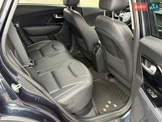 Синій Кіа Niro, об'ємом двигуна 0 л та пробігом 159 тис. км за 18499 $, фото 31 на Automoto.ua