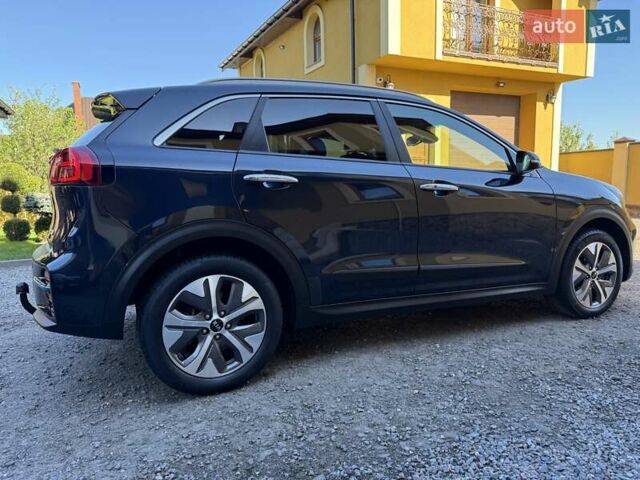 Синій Кіа Niro, об'ємом двигуна 0 л та пробігом 82 тис. км за 18950 $, фото 5 на Automoto.ua