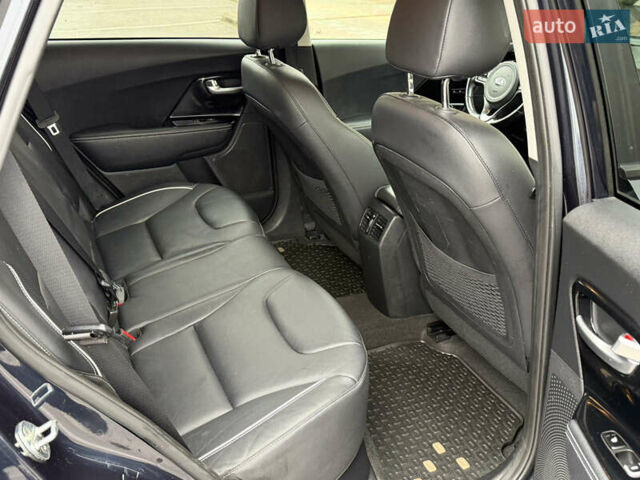 Синій Кіа Niro, об'ємом двигуна 0 л та пробігом 159 тис. км за 18499 $, фото 28 на Automoto.ua