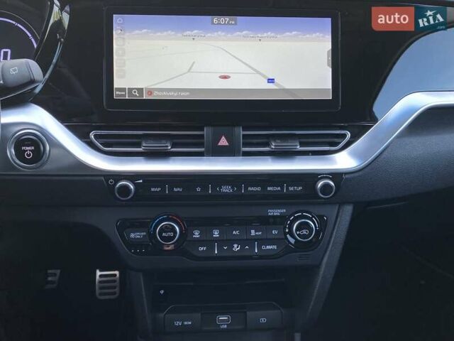 Синий Киа Niro, объемом двигателя 0 л и пробегом 123 тыс. км за 20600 $, фото 47 на Automoto.ua