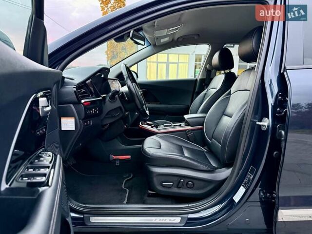 Синій Кіа Niro, об'ємом двигуна 0 л та пробігом 84 тис. км за 19450 $, фото 46 на Automoto.ua