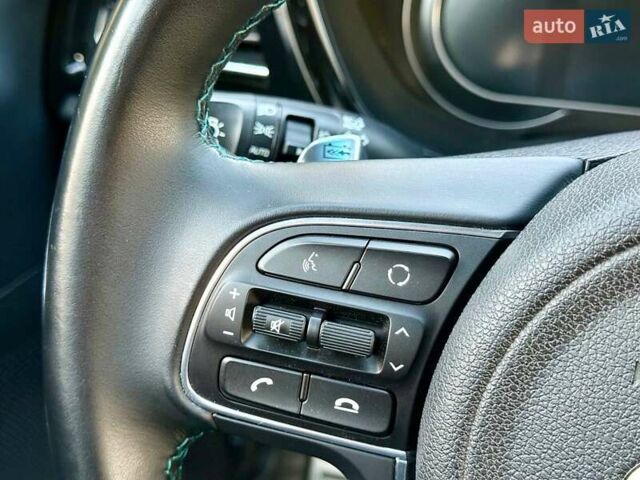 Синій Кіа Niro, об'ємом двигуна 0 л та пробігом 69 тис. км за 19999 $, фото 28 на Automoto.ua