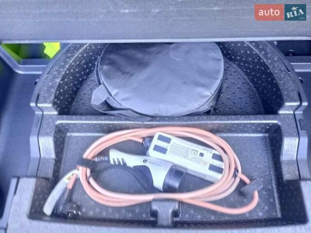 Синий Киа Niro, объемом двигателя 0 л и пробегом 101 тыс. км за 20950 $, фото 27 на Automoto.ua