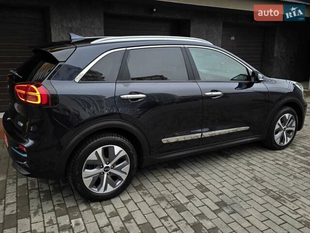 Синій Кіа Niro, об'ємом двигуна 0 л та пробігом 129 тис. км за 18999 $, фото 5 на Automoto.ua