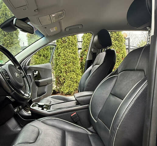 Синій Кіа Niro, об'ємом двигуна 0 л та пробігом 87 тис. км за 19950 $, фото 26 на Automoto.ua