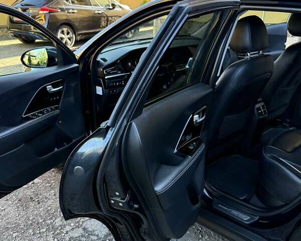 Синій Кіа Niro, об'ємом двигуна 0 л та пробігом 82 тис. км за 18950 $, фото 36 на Automoto.ua