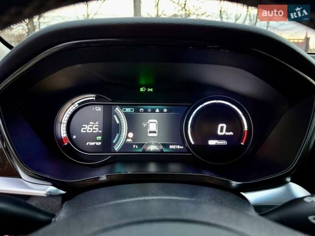 Синій Кіа Niro, об'ємом двигуна 0 л та пробігом 84 тис. км за 19450 $, фото 58 на Automoto.ua