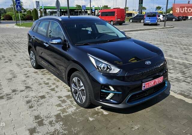 Синий Киа Niro, объемом двигателя 0 л и пробегом 101 тыс. км за 18200 $, фото 19 на Automoto.ua