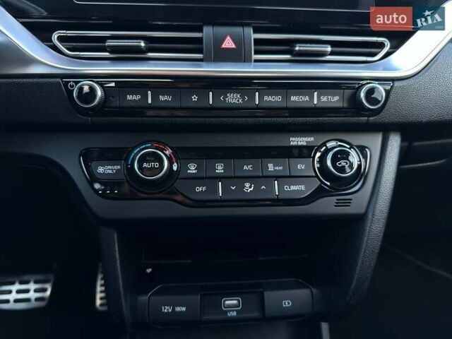 Синий Киа Niro, объемом двигателя 0 л и пробегом 57 тыс. км за 23700 $, фото 60 на Automoto.ua