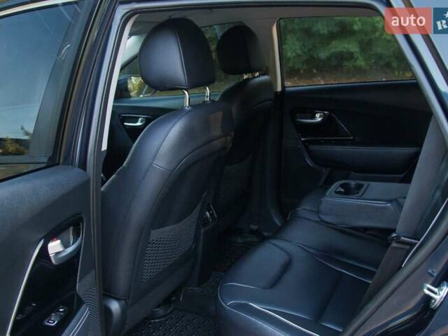 Синий Киа Niro, объемом двигателя 0 л и пробегом 125 тыс. км за 18950 $, фото 78 на Automoto.ua