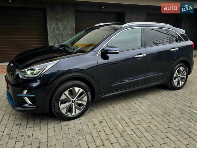 Синий Киа Niro, объемом двигателя 0 л и пробегом 139 тыс. км за 18950 $, фото 3 на Automoto.ua