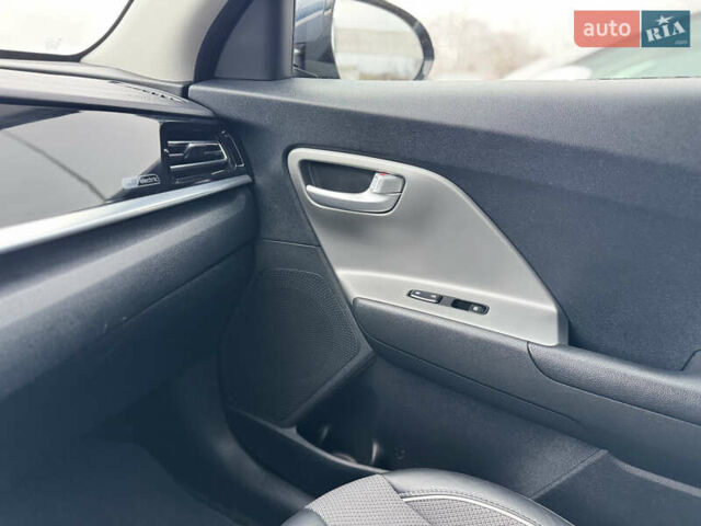 Синій Кіа Niro, об'ємом двигуна 0 л та пробігом 67 тис. км за 19000 $, фото 26 на Automoto.ua