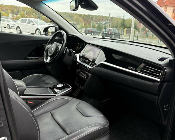 Киа Niro 2021 в Трускавце на Automoto.ua Синий Киа Niro, объемом двигателя 0 л и пробегом 45 тыс. км за 23200 $, фото 22 на Automoto.ua