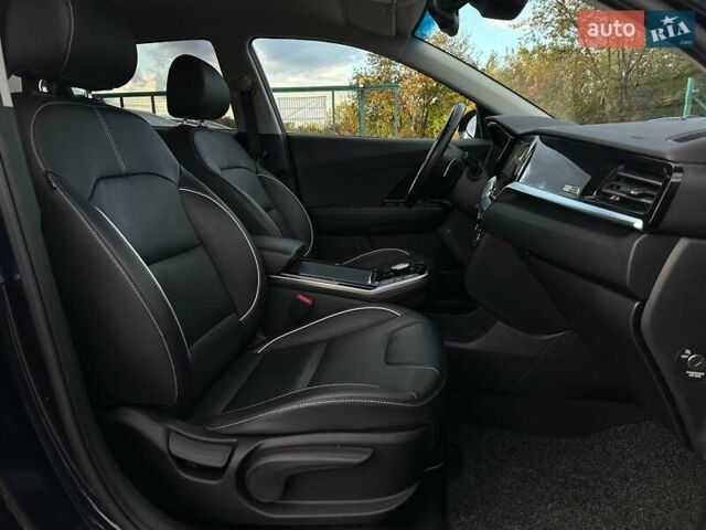 Синій Кіа Niro, об'ємом двигуна 0 л та пробігом 62 тис. км за 24600 $, фото 86 на Automoto.ua