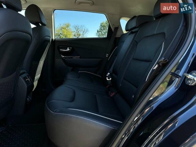 Синий Киа Niro, объемом двигателя 0 л и пробегом 45 тыс. км за 23700 $, фото 73 на Automoto.ua