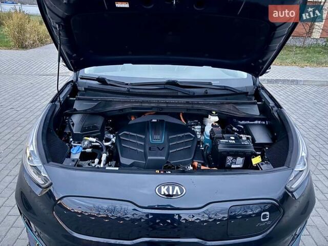 Синій Кіа Niro, об'ємом двигуна 0 л та пробігом 84 тис. км за 19450 $, фото 103 на Automoto.ua