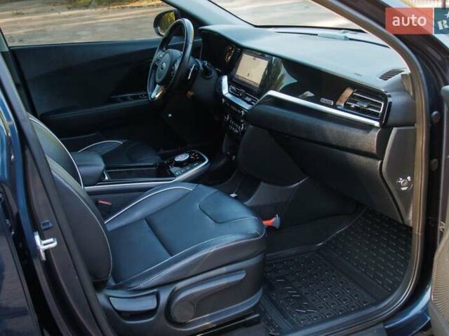 Синий Киа Niro, объемом двигателя 0 л и пробегом 125 тыс. км за 18950 $, фото 70 на Automoto.ua