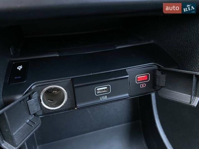 Синий Киа Niro, объемом двигателя 0 л и пробегом 123 тыс. км за 20600 $, фото 50 на Automoto.ua