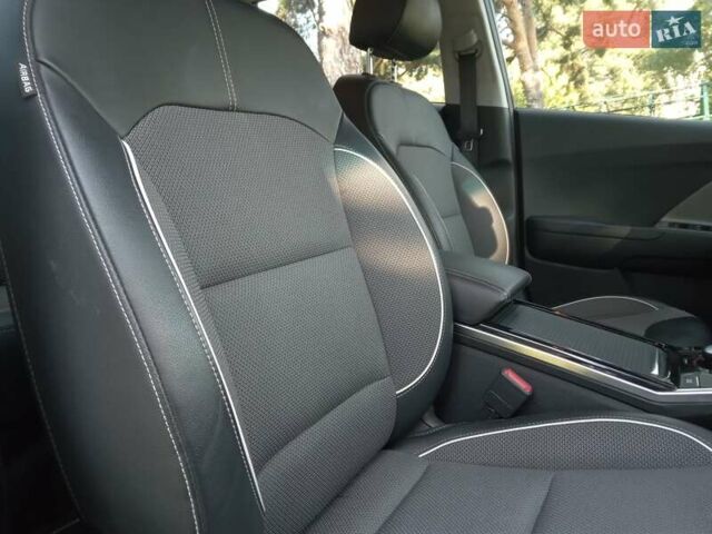Синий Киа Niro, объемом двигателя 0 л и пробегом 49 тыс. км за 16980 $, фото 39 на Automoto.ua
