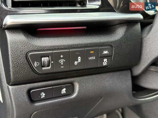 Синій Кіа Niro, об'ємом двигуна 0 л та пробігом 136 тис. км за 19350 $, фото 46 на Automoto.ua