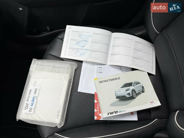 Синій Кіа Niro, об'ємом двигуна 0 л та пробігом 124 тис. км за 19950 $, фото 53 на Automoto.ua