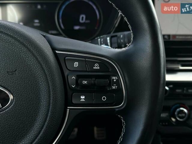 Синій Кіа Niro, об'ємом двигуна 0 л та пробігом 57 тис. км за 24700 $, фото 12 на Automoto.ua