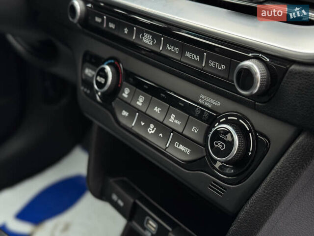 Синий Киа Niro, объемом двигателя 0 л и пробегом 147 тыс. км за 19500 $, фото 43 на Automoto.ua