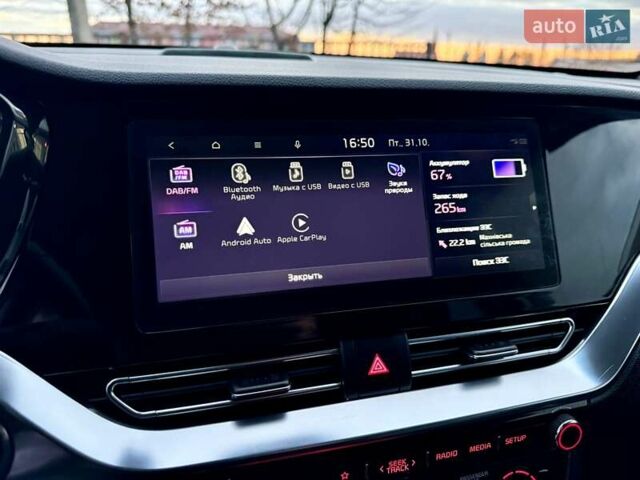 Синій Кіа Niro, об'ємом двигуна 0 л та пробігом 84 тис. км за 19450 $, фото 65 на Automoto.ua