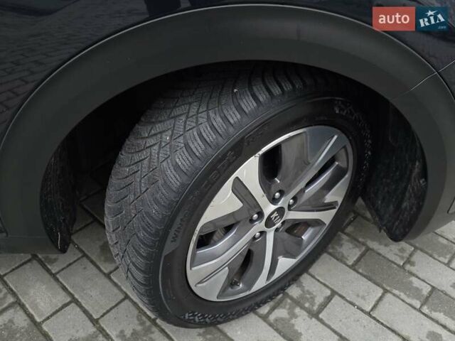 Синій Кіа Niro, об'ємом двигуна 0 л та пробігом 129 тис. км за 18999 $, фото 17 на Automoto.ua