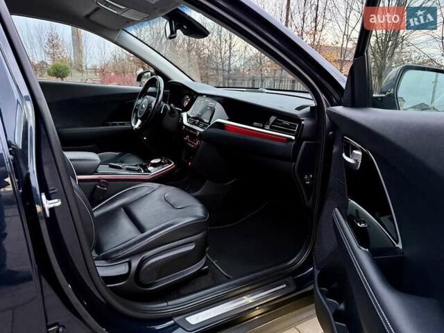 Синій Кіа Niro, об'ємом двигуна 0 л та пробігом 84 тис. км за 19450 $, фото 71 на Automoto.ua