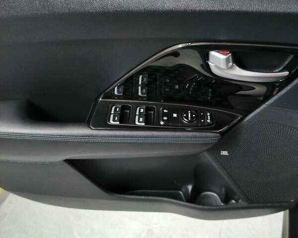 Синий Киа Niro, объемом двигателя 0 л и пробегом 96 тыс. км за 21500 $, фото 3 на Automoto.ua