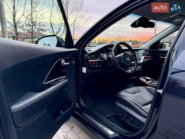 Синій Кіа Niro, об'ємом двигуна 0 л та пробігом 84 тис. км за 19450 $, фото 45 на Automoto.ua