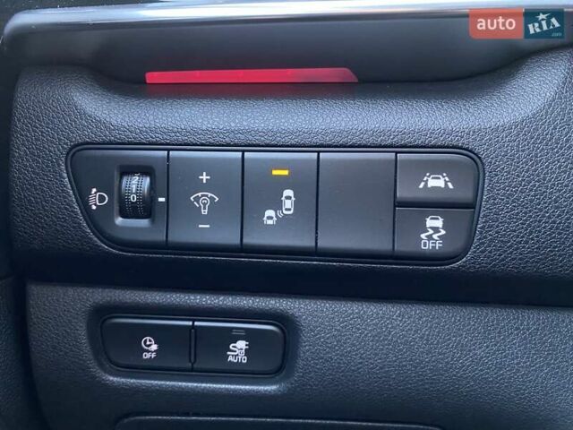 Синий Киа Niro, объемом двигателя 0 л и пробегом 123 тыс. км за 20600 $, фото 7 на Automoto.ua