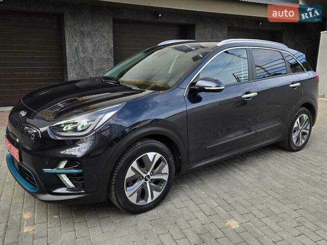 Синий Киа Niro, объемом двигателя 0 л и пробегом 138 тыс. км за 18799 $, фото 3 на Automoto.ua