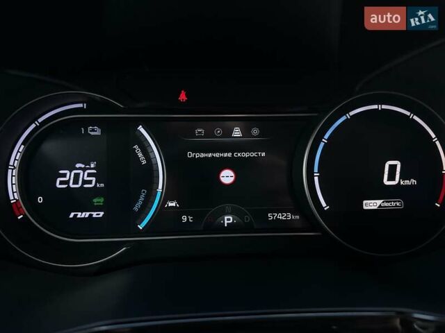 Синій Кіа Niro, об'ємом двигуна 0 л та пробігом 57 тис. км за 24700 $, фото 56 на Automoto.ua