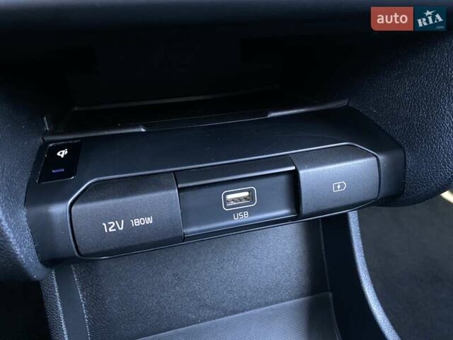 Синий Киа Niro, объемом двигателя 0 л и пробегом 105 тыс. км за 21500 $, фото 5 на Automoto.ua