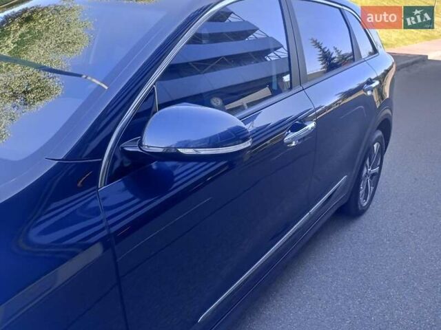 Синий Киа Niro, объемом двигателя 0 л и пробегом 101 тыс. км за 20950 $, фото 19 на Automoto.ua